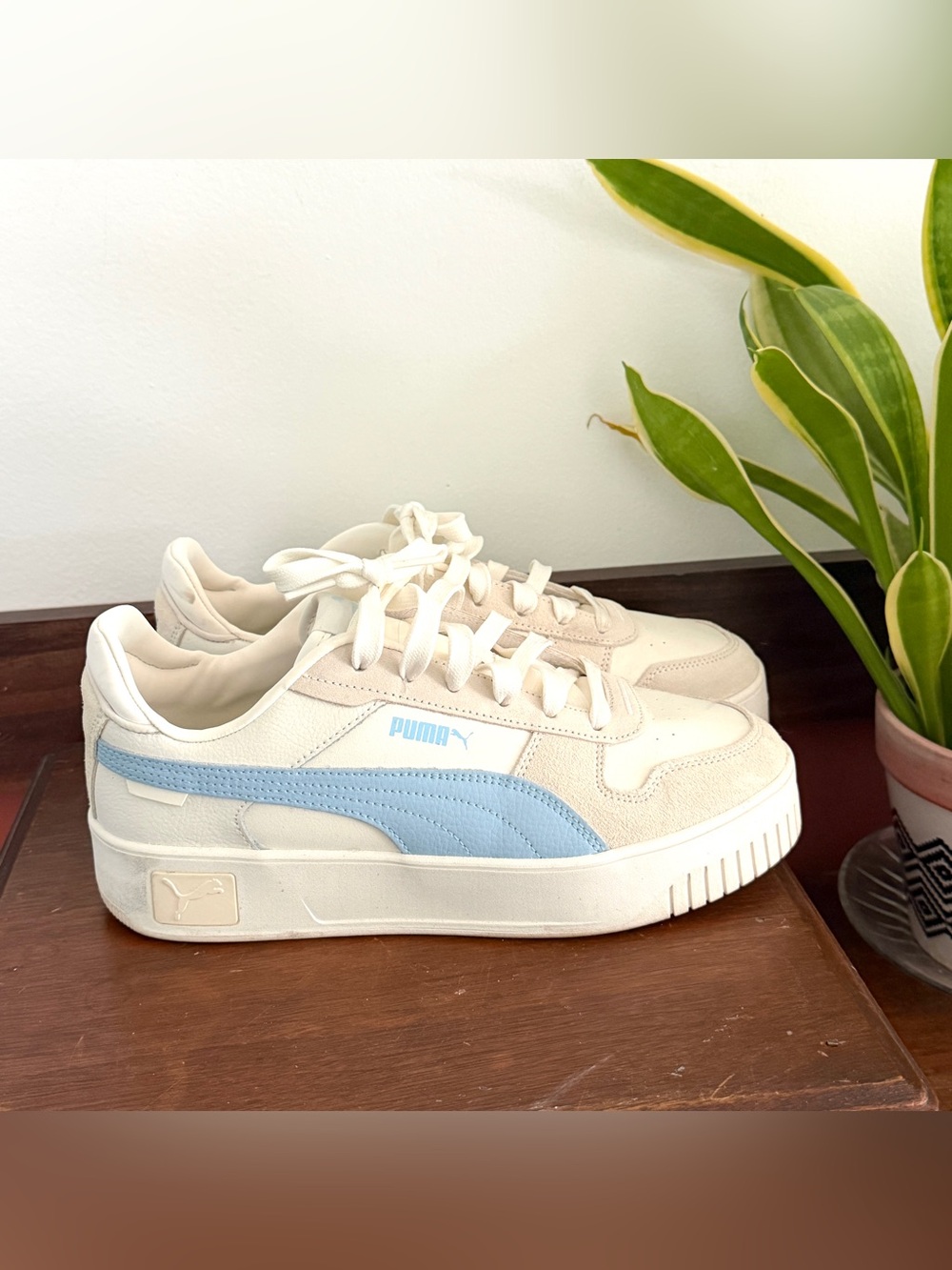 Puma Carina Women Size 9.5 Sneaker Sky Blue Street Suede Shoe Off White Platform